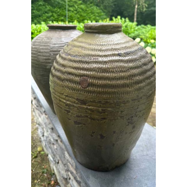 Grote stenen gemberpot