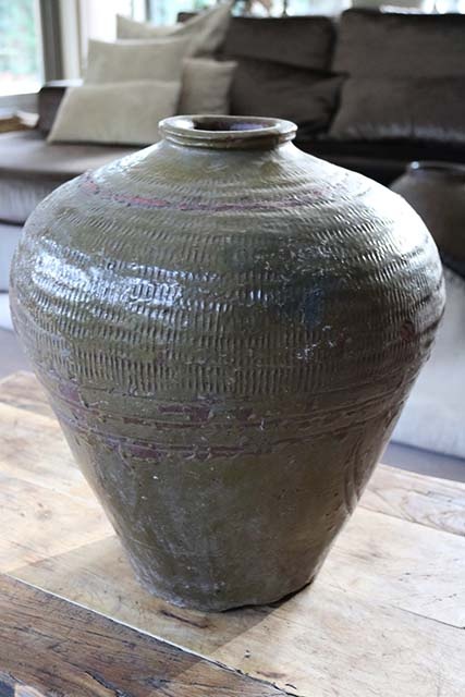 Grote stenen gemberpot