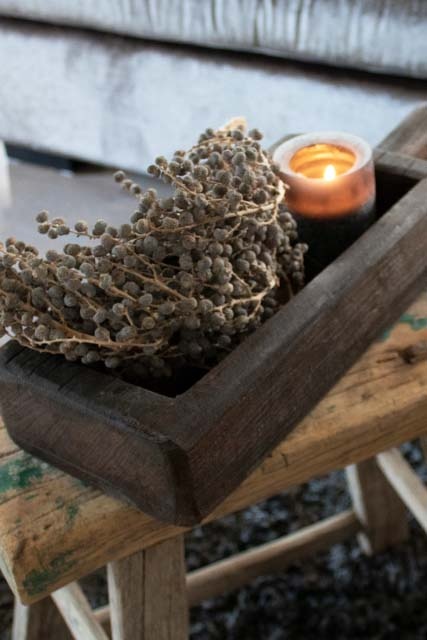 Houten trog met handvat